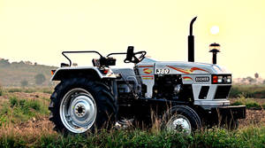 Tracteur Eicher robuste avec transmission avancée, forte capacité de traction, faible entretien, idéal pour l'agriculture à vendre - Product Image 2