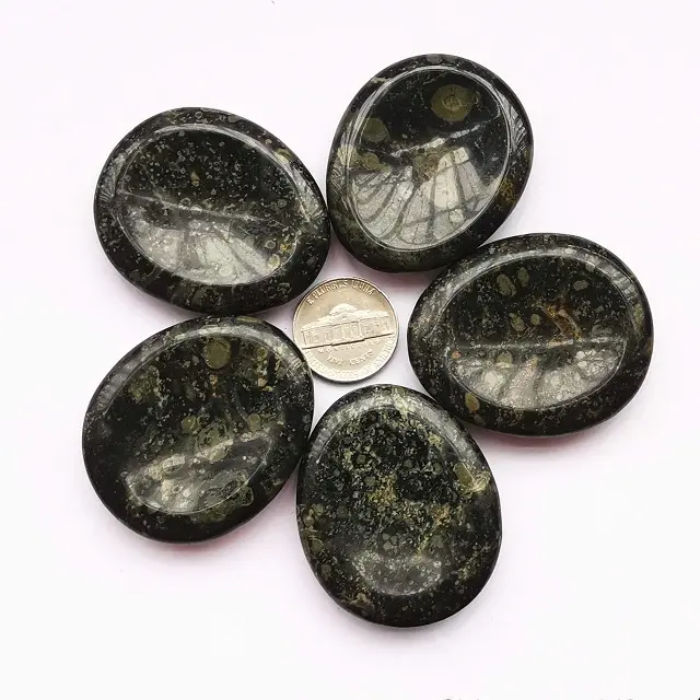 Wholesale Kambaba Jasper Crystal Crafts Natural Worry Stones for Reiki Feng Shui Jade Stone Semi-Precious Mineral Gems