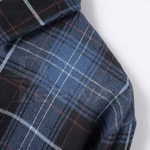 Patmasports เสื้อเชิ้ตผ้าสักหลาดลายทางสำหรับผู้ชายเสื้อเชิ้ตผ้าฝ้ายย้อมสีมีกระดุมแบบลำลองต่อต้านการหดตัวออกแบบได้ตามต้องการเป็นมิตรต่อสิ่งแวดล้อม - Product Image 4