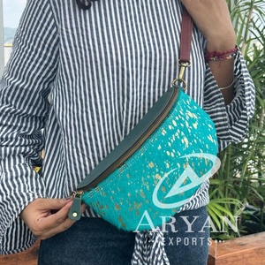 Bolsos cruzados de cuero reciclado metálico con pelo para mujer, riñoneras occidentales y riñoneras, bolsos de hombro de piel de vaca - Product Image 1