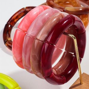 Brazaletes de resina de estilo natural con el mejor diseño personalizable para exportación fabricados en la India con estilo Ángel y acabado de efecto de logotipo personalizado - Product Image 5