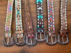 Nouvel arrivage de ceintures florales occidentales en cuir véritable usinées à la main et peintes à la main Ceintures unisexes en cuir véritable usiné à la main - Product Image 2