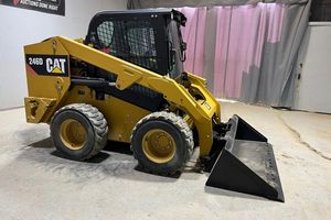 รถตักล้อยางและรถแทรกเตอร์ตักดิน รุ่น 246D ยี่ห้อดัง พร้อมเครื่องยนต์ CAMC และปั๊มไฮดรอลิก HYDAC ประสิทธิภาพสูง ราคาโรงงาน - Product Image 3