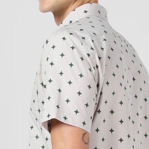 Camisa de playa ecológica para hombre: hecha a mano con materiales sostenibles, ultrasuave y cómoda, ideal para exponerse al sol durante todo el día - Product Image 6