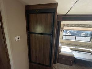 Remolques de viaje E-v-e-r-g-r-e-e-n I-G-o G235RB usados del 2017, aptos para suministro a granel - Product Image 2