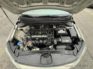 Auto Usado Confiable, Hyundai Elantra SE 2017, Sedán de 4 Puertas (2.0L 4 Cilindros 6A) - Product Image 5