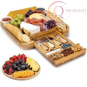 Bandeja de Madera Multiusos para Servir Alimentos, Bebidas y Exhibición Decorativa, Hecha de Madera de Alta Calidad - Product Image 1