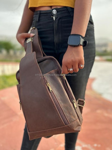 Nuevo estilo hecho a mano de grano completo de cuero Crunch estilo Vintage Unisex Sling Chest Made Unique Triangle Messenger Utility Cross Bags - Product Image 2