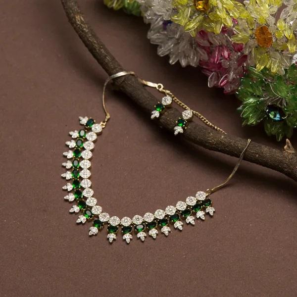 สีเขียว