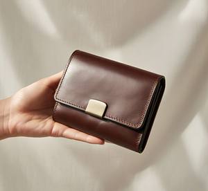 Cartera de mano de cuero genuino minimalista para mujer con estilo de alta calidad, Cartera de mano de longitud corta hecha a mano al mejor precio - Product Image 4