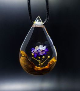 Couleur pleine résine nackles Creative Handmade Glowing nackles Dans unique Dark Blue Sky Clouds Resin Luminous Necklace For Wome - Product Image 1