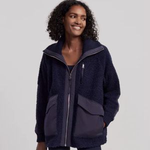 เสื้อโค้ทบล็อกเชอร์ปาอบอุ่นและทันสมัยมีซิปปิดและคอตั้งที่สมบูรณ์แบบสำหรับสภาพอากาศหนาวเย็น - Product Image 6