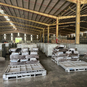 Bloques de Caucho Natural SVR 10 de Vietnam - Amarillo Pálido a Marrón Claro Listos para Exportar al Mercado Global - Product Image 1