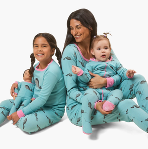 Pyjamas personnalisés imprimés pour femme, vêtements de nuit, vêtements de maison, vêtements de nuit en coton <span class=keywords><strong>à</strong></span> manches longues pour femmes, ensembles de vêtements de détente pour la famille, vêtements de détente pour les vacances - Product Image 1
