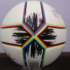 Ballons de football de taille 5 de haute qualité, durables, personnalisés en gros, pour l'entraînement, les matchs officiels, logo classique, OEM - Product Image 1