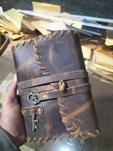 Journal des clés en cuir cousu du Vieux Monde: souligne l'artisanat traditionnel et la sensation vintage Journal des clés en cuir antique: - Product Image 2