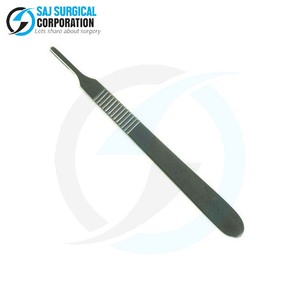 Mango de bisturí quirúrgico de uso profesional Textura antideslizante de acero alemán para un control seguro durante las operaciones y disecciones - Product Image 2