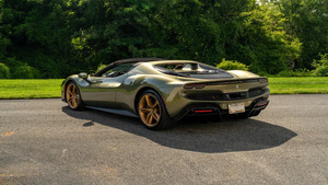 Ferrari 296 GTS Convertible 2024, Seminuevo, en Excelentes Condiciones - Product Image 2