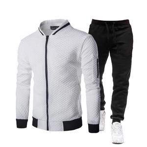 Ensemble de survêtements décontractés pour hommes, vêtements de sport légers et confortables, combinaison de jogging pour l'entraînement en salle de sport, la course et les activités de plein air - Product Image 3