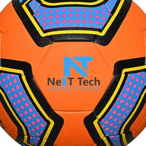 Next Tech Nouveau style Technologie hybride de football Ballon de match professionnel Matériau de texture en TPU Conception personnalisée et logo personnalisé - Product Image 2