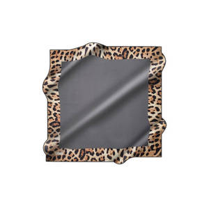Pañuelo de Seda Twill Pierre Cardin 90x90 con Estampado de Leopardo Cuadrado - Product Image 1