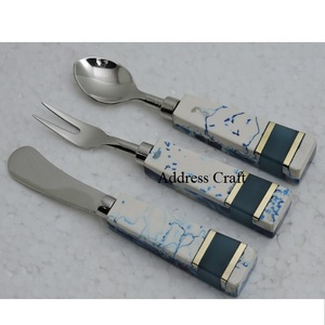 Juego de cubiertos de cena de metal chapado en oro con mango de resina para decorar el hogar Juegos de cubiertos juego de cubiertos clásico de acero inoxidable herramientas - Product Image 2