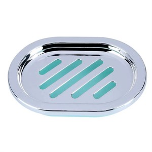 Elegante juego de baño de plástico y metal con acabado de primera calidad y detalles artesanales únicos para los amantes de la decoración - Product Image 3