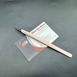 Bota delgada de 90 grados de Color desnudo y pinzas de aislamiento curvas largas Pinzas de extensión de pestañas con logotipo personalizado de acero inoxidable sostenible - Product Image 6