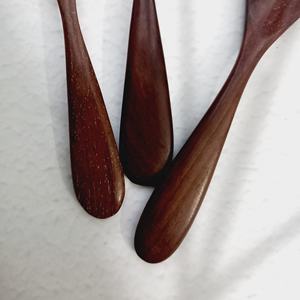 Cuillère à café en bois de rose écologique personnalisée cuillère à thé en bois de différentes tailles fabriquée au Vietnam de haute qualité - Product Image 3