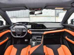 Auto de Gasolina Estándar 1.5T 2021-2023, Auto Chino Económico de Gasolina con Vehículo de Nueva Energía UNIK RC WD4 - Product Image 3