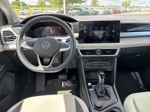 Neuf/Occasion 2025 pour Taos SE 4Motion SUV Essence Sièges en Cuir Pneus R18 Toit Panoramique Caméra Arrière - Product Image 3