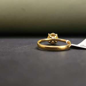 Anillo Unisex de Moda con Corte Redondo y Piedra Natural Certificada IGI en Acero Inoxidable Chapado en Oro de 14 Quilates para Regalo de Boda o Fiesta - Product Image 4