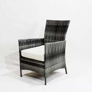 Chaise de patio d'extérieur en osier CH-factory, durable et élégante pour tout jardin ou patio - Product Image 1