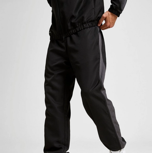 Ensemble de survêtement tendance pour homme, veste zippée et pantalon, survêtement noir à la mode, vêtements de sport, jogging, vêtements de sport confortables, ensemble 2 pièces par Ako - Product Image 3