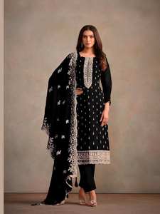 Nouveauté Ensemble Salwar Kameez traditionnel en soie organza pour femmes pour les occasions décontractées et festives du fournisseur en gros - Product Image 3