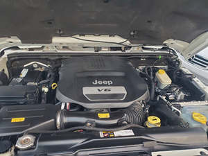 Usado 2014 Jeep Wrangler Unlimited Sahara 4WD Volante a la izquierda - Product Image 6