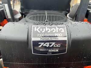 Tondeuse à gazon à rotation zéro Kubota Z252 2025-Moteur Kawasaki 25 HP, plateau de 52 pouces, précision et confort - Product Image 6