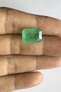 Piedra preciosa esmeralda de corte natural no calentada y no tratada de calidad muy fina con color adecuado y exportador de transparencia - Product Image 4