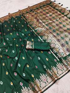 Banarasi 22 Catlouge Saree en soie douce grossiste de vêtements indiens et pakistanais en Inde - Product Image 4