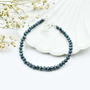 Bracelet en diamant bleu, perles facettées rondes de 3,5 à 4,5 mm, argent sterling 925, bracelets joncés dorés - Product Image 1