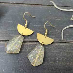 Pendientes de Resina Coloridos en Oferta para Mujer, Accesorio de Moda, Disponible en Cantidad al por Mayor - Product Image 2