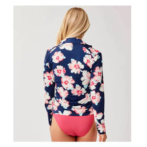 เสื้อแรชการ์ดสตรีแบบสั่งทำพิเศษ พิมพ์ลายด้วยความร้อน ทรงเข้ารูป ป้องกันรังสียูวี เป็นมิตรกับสิ่งแวดล้อม แห้งเร็ว ระบายอากาศได้ดี ผลิตจากโพลีเอสเตอร์ผสมสแปนเด็กซ์ - Product Image 2