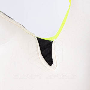 Gants de football de gardien de but fabriqués au Pakistan avec un service OEM Gants de football de gardien de but personnalisés - Product Image 6