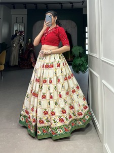 Collection Lehenga Choli de créateur pour le festival de Navratri Porter dans toutes les couleurs et glamour Dernière tenue d'événement Navratri - Product Image 5