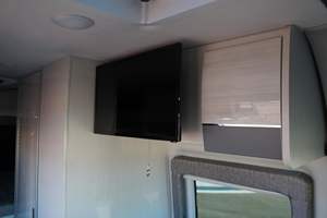 Sprinter 2500 Thor Sanctuary 4x4 2022 ~2 500 milles, conversion en camping-car, moteur V6 turbodiesel, 4 roues motrices - Product Image 6