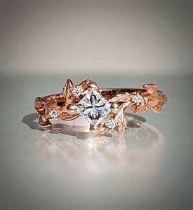 Anillo de Compromiso con Diamante Corte Princesa de 0.6 CTW, Oro Rosa de 14K, Anillo de Boda Inspirado en la Naturaleza para Mujer, Diseño Original, Joyería Nupcial - Product Image 1