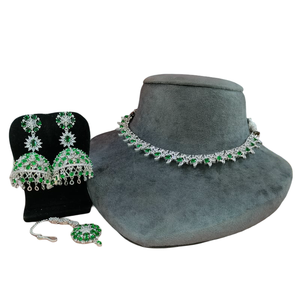 Serti de diamants américains avec Maang Tikka Design complexe Brilliance Of Real Diamonds Accessoire pour mariages, occasions festives - Product Image 1