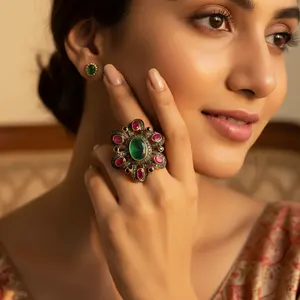 Anillo de Cóctel con Rubí Esmeralda de Corte Ovalado Platino con Baño de Rodio y Certificado IGI - Product Image 3