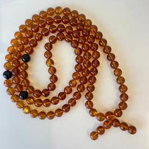 Chapelet bouddhiste en ambre naturel couleur cognac, 108 perles, 12 mm, 106 grammes ; Qualité supérieure, fait main, ambre véritable - Product Image 4