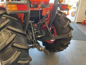 Tractor Kubota L4802DT 2025-Tractor utilitario compacto 4WD duradero para agricultura y gestión de tierras - Product Image 6